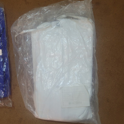 Combinaison pour traitement