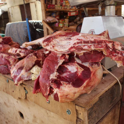 Viande bœuf avec os / Kg