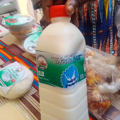 Lait frais pasteurisé en bidon