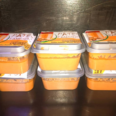 Pate d'arachide en boite